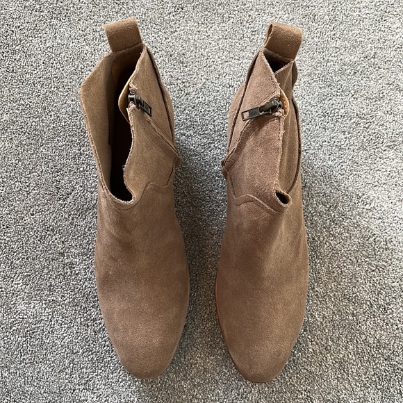 Ugg Tan Suede Zip-Up Bootie - Picture 6 of 8